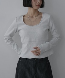 カップ付きペプラムトップス
