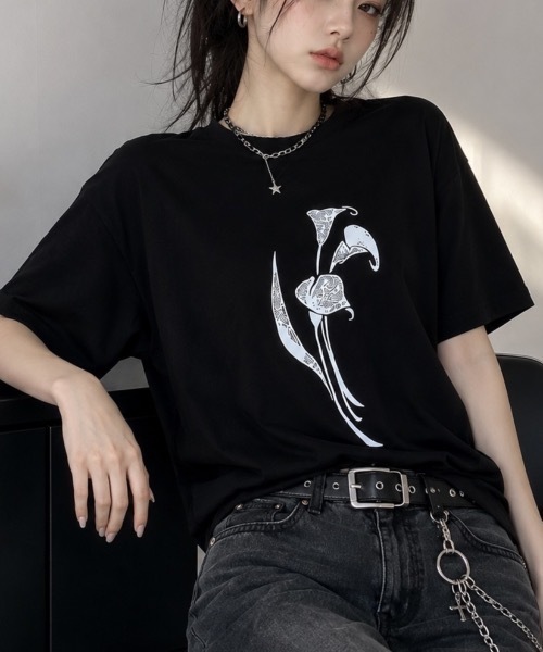 FUNdaysion(ファンデイション)の「フラワープリント半袖Tシャツ(Tシャツ/カットソー・レディース・グレー/ブラック・M)」の1枚目の写真