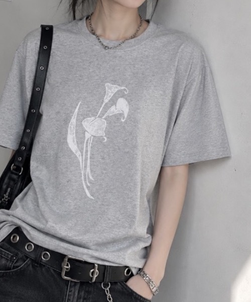 FUNdaysion(ファンデイション)の「フラワープリント半袖Tシャツ(Tシャツ/カットソー・レディース・グレー/ブラック・M)」の7枚目の写真