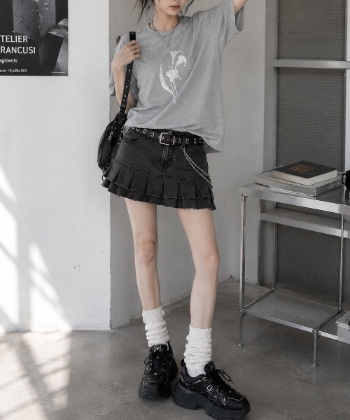 FUNdaysion(ファンデイション)の「フラワープリント半袖Tシャツ(Tシャツ/カットソー・レディース・グレー/ブラック・M)」の8枚目の写真