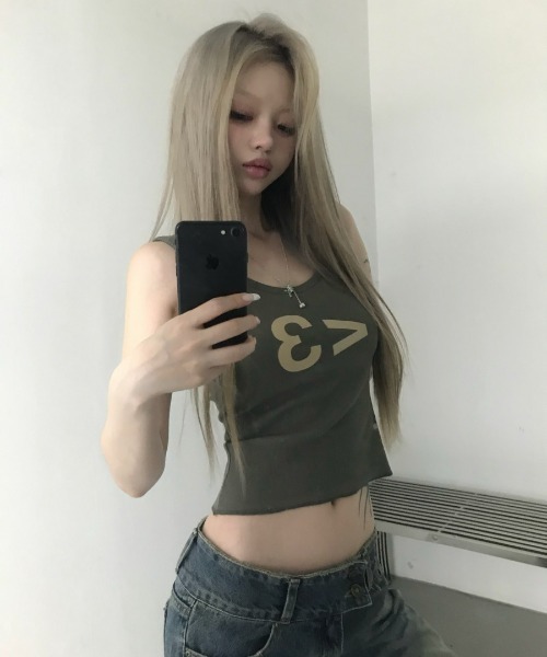 THEAIRTOWN(ジエアタウン)の「sign cap top(タンクトップ・レディース・ブラック/レッド/カーキ/ホワイト・FREE)」の16枚目の写真