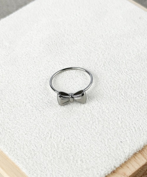 MAISON SELECT(メゾンセレクト)の「6C44 リボン ピンキーリング(リング・レディース・シルバー・7号/4号)」の7枚目の写真