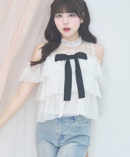 Belle Charme(ベルシャルム)の「【Belle Charme】Classic Tiered Blouse(シャツ/ブラウス・レディース・オフホワイト/ブラック/アイボリー・FREE)」の2枚目の写真