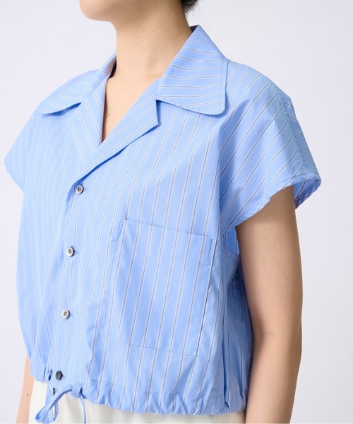 UJOH(ウジョー)の「【UJOH/ウジョー】Open Collar Cropped Shirt/オープンカラークロップドシャツ(シャツ/ブラウス・レディース・ブルー・2)」の2枚目の写真