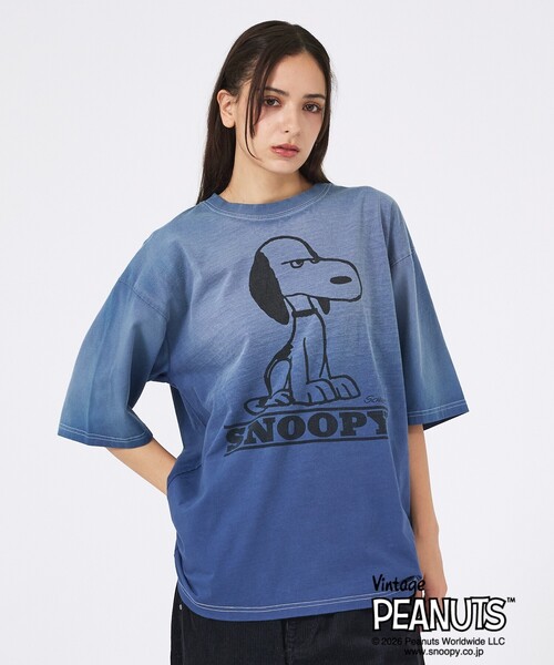 ABAHOUSE(アバハウス)の「【JOHNBULL/ジョンブル】PEANUTS SNOOPY / ピーナッツ スヌーピー / Tシャツ / ユニセックス / JT263C01/03(Tシャツ/カットソー・メンズ・スミクロ/ピンク/ネイビー・M/S)」の1枚目の写真