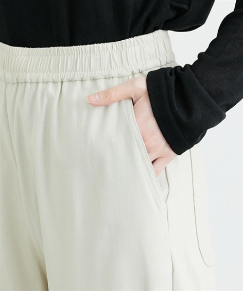 nissen(ニッセン)の「【接触冷感】ハイストレッチワイドパンツ(その他パンツ・レディース・モカ/ライトベージュ/ブラック・L/M)」の12枚目の写真
