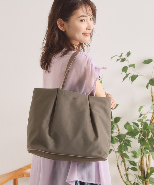 ITS'DEMO(イッツデモ)の「【整理収納アドバイザー監修】軽量撥水A4トート(トートバッグ・レディース・ボルドー/ブラック/チャコールグレー/ナチュラル・00)」の11枚目の写真