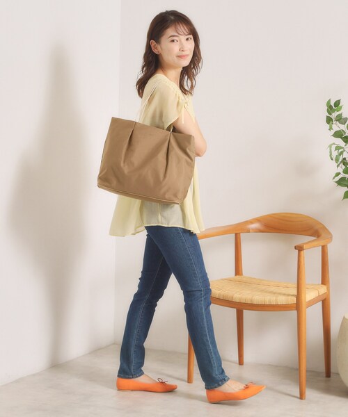 ITS'DEMO(イッツデモ)の「【整理収納アドバイザー監修】軽量撥水A4トート(トートバッグ・レディース・ボルドー/ブラック/チャコールグレー/ナチュラル・00)」の16枚目の写真