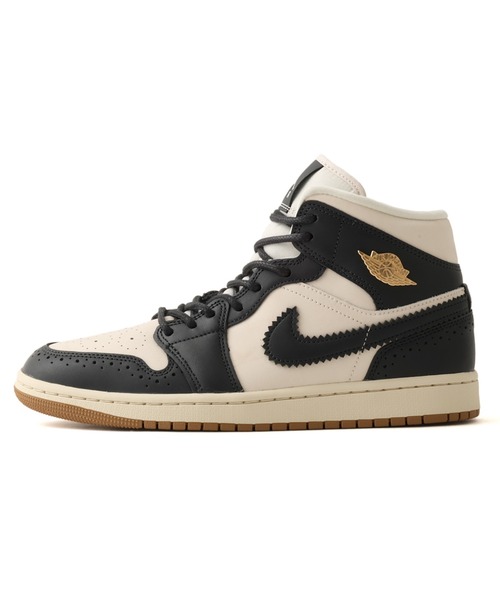 JORDAN BRAND（ジョーダンブランド）の「JORDAN BRAND WMNS AIR JORDAN 1 MID SE / ジョーダンブランド ウィメンズ エア ジョーダン 1 MID SE / NIKE【SP】（スニーカー・レディース・ブラック×ホワイト・28.5cm/28.0cm/27.5cm/27.0cm/26.5cm/26.0cm/29.0cm）」の4枚目の写真