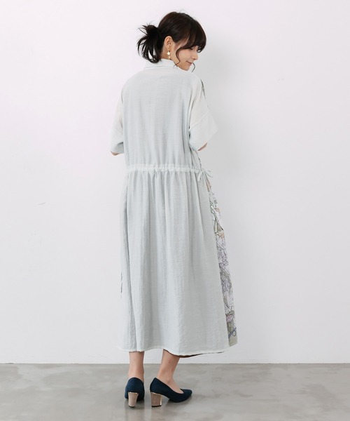 iS ScoLar(イズスカラー)の「562233:ステンドグラス風花柄シャツワンピース(ワンピース・レディース・グリーン/チャコールグレー/ベージュ・M)」の6枚目の写真