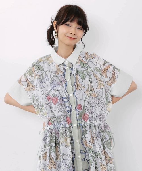 iS ScoLar(イズスカラー)の「562233:ステンドグラス風花柄シャツワンピース(ワンピース・レディース・グリーン/チャコールグレー/ベージュ・M)」の8枚目の写真