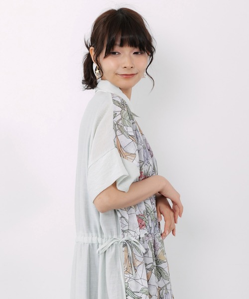 iS ScoLar(イズスカラー)の「562233:ステンドグラス風花柄シャツワンピース(ワンピース・レディース・グリーン/チャコールグレー/ベージュ・M)」の9枚目の写真