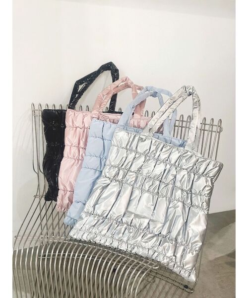 MURUA（ムルーア）の「【推し活バッグ】クリアポケットシャーリングトートバッグ【一部WEB限定カラー】（トートバッグ・レディース・ブラック/ピンク/シルバー/ブルー・FREE）」の5枚目の写真