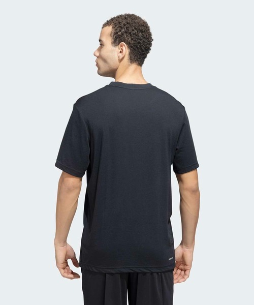 adidas(アディダス)の「トレイン エッセンシャルズ Feelready ロゴ トレーニング半袖Tシャツ / アディダス adidas(Tシャツ/カットソー・メンズ・ブラック×ホワイト・XX-LARGE/3XL/LARGE/MEDIUM/SMALL/X-LARGE/X-SMALL)」の2枚目の写真