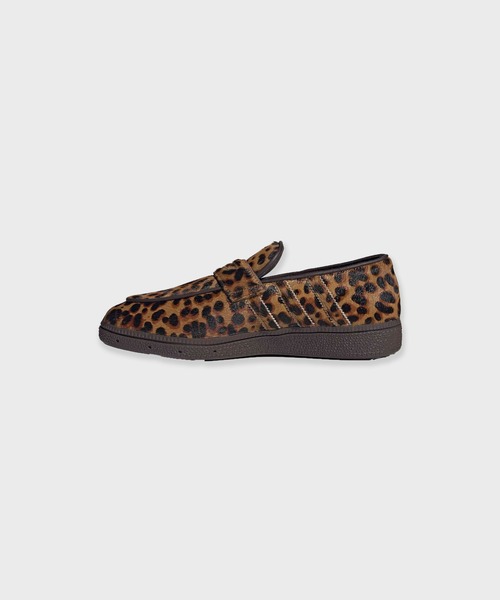 adidas(アディダス)の「adidas/ HANDBALL SPEZIAL LOAFER W / KJ2526,KK0921 秋服 冬服(ローファー・レディース・ブラウン・24/24.5/25)」の4枚目の写真