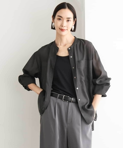 MICHEL KLEIN(ミッシェル・クラン)の「シアーシャンブレーバンドカラーシャツ(シャツ/ブラウス・レディース・ブラック/ライトグレー/ネイビー・38)」の5枚目の写真