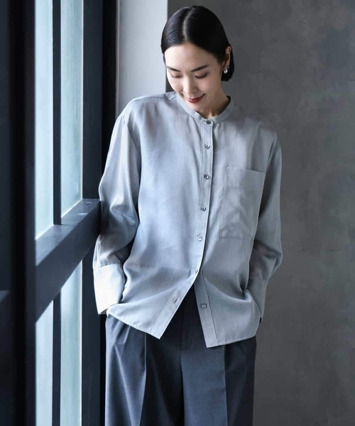 MICHEL KLEIN(ミッシェル・クラン)の「シアーシャンブレーバンドカラーシャツ(シャツ/ブラウス・レディース・ブラック/ライトグレー/ネイビー・38)」の11枚目の写真