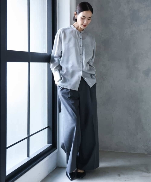 MICHEL KLEIN(ミッシェル・クラン)の「シアーシャンブレーバンドカラーシャツ(シャツ/ブラウス・レディース・ブラック/ライトグレー/ネイビー・38)」の15枚目の写真