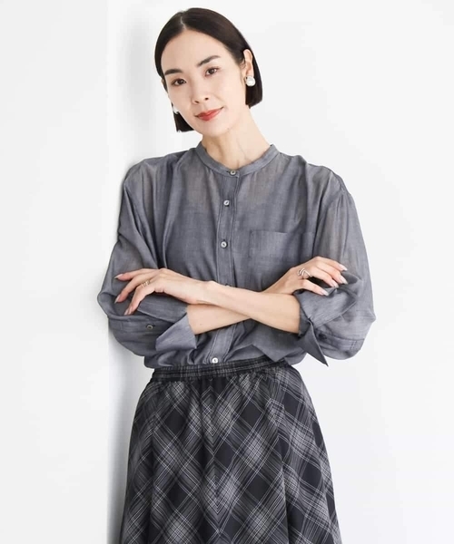 MICHEL KLEIN(ミッシェル・クラン)の「シアーシャンブレーバンドカラーシャツ(シャツ/ブラウス・レディース・ブラック/ライトグレー/ネイビー・38)」の17枚目の写真
