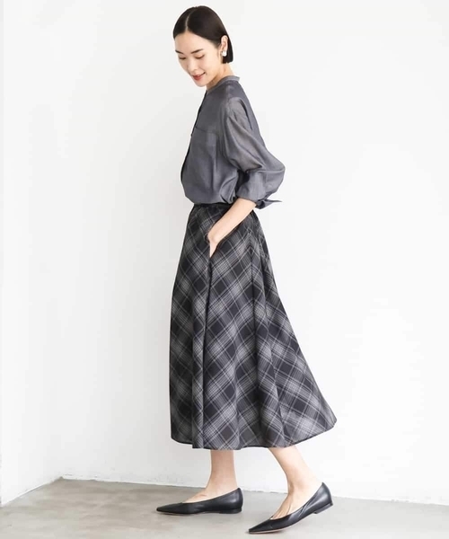 MICHEL KLEIN(ミッシェル・クラン)の「シアーシャンブレーバンドカラーシャツ(シャツ/ブラウス・レディース・ブラック/ライトグレー/ネイビー・38)」の20枚目の写真
