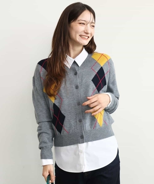 MK MICHEL KLEIN（エムケーミッシェルクラン）の「[洗える]配色アーガイル柄ニットカーディガン（カーディガン/ボレロ・レディース・グレー/ワイン・38）」の2枚目の写真