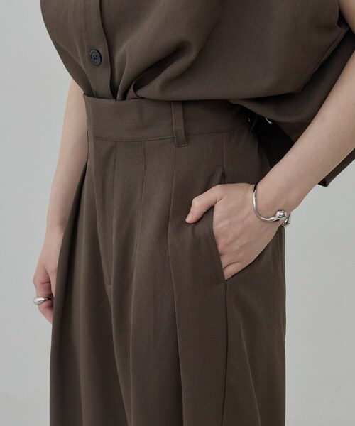 GALLEST(ギャレスト)の「タックワイドパンツ【セットアップ可能】(その他パンツ・レディース・ブラウン系その他/ベージュ・38)」の12枚目の写真