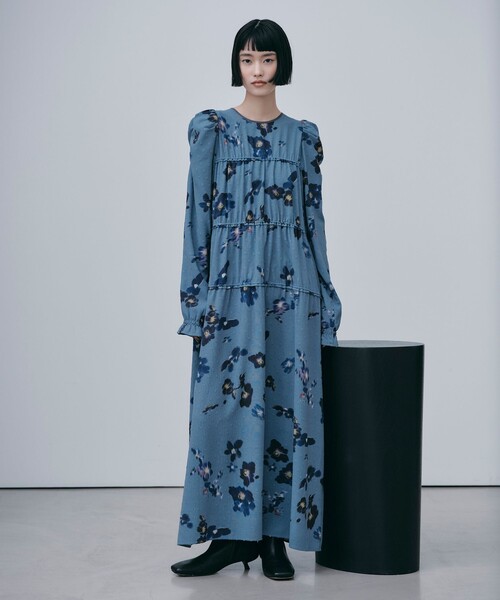 EMMEL REFINES(エメルリファインズ)の「<EMMEL REFINES>EM カットドビー プリント ティアード ワンピース(ワンピース・レディース・ライトブルー/ブラック・M/S)」の5枚目の写真