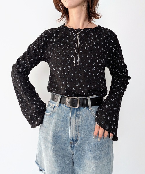 styiro(スタイロ)の「花柄フレアスリーブ長袖カットソー 26AW新作 秋服 冬服 紅葉 デート(Tシャツ/カットソー・レディース・アイボリー/ブラック・FREE)」の17枚目の写真