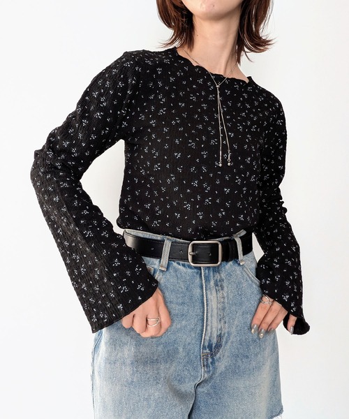 styiro(スタイロ)の「花柄フレアスリーブ長袖カットソー 26AW新作 秋服 冬服 紅葉 デート(Tシャツ/カットソー・レディース・アイボリー/ブラック・FREE)」の18枚目の写真