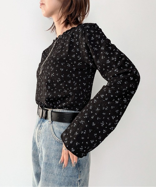 styiro(スタイロ)の「花柄フレアスリーブ長袖カットソー 26AW新作 秋服 冬服 紅葉 デート(Tシャツ/カットソー・レディース・アイボリー/ブラック・FREE)」の19枚目の写真