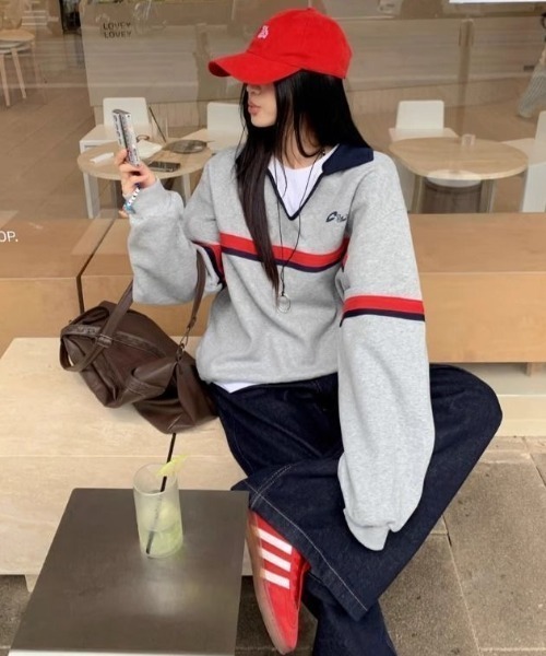 SHERU(シェル)の「カラーライン ハーフジップパーカー オーバーサイズ ロゴプリントレディース(スウェット・レディース・グレー・M)」の16枚目の写真