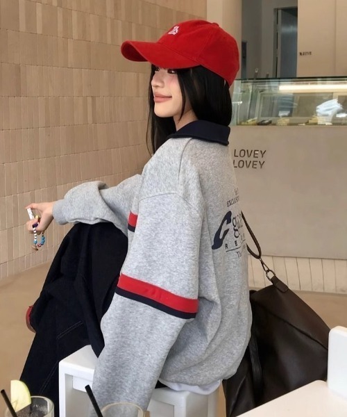 SHERU(シェル)の「カラーライン ハーフジップパーカー オーバーサイズ ロゴプリントレディース(スウェット・レディース・グレー・M)」の2枚目の写真