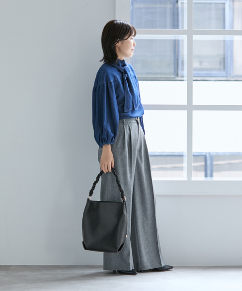 La TOTALITE(ラトータリテ)の「LE VERNIS/ル ベルニ Woven ハンドルバッグ(ショルダーバッグ・レディース・ブラウン/ブラック・FREE)」の3枚目の写真