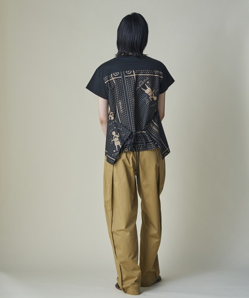 mintdesigns（ミントデザインズ）の「Apron Chino Pants（チノパンツ・レディース・キャメル/サンドベージュ・2/3）」の7枚目の写真
