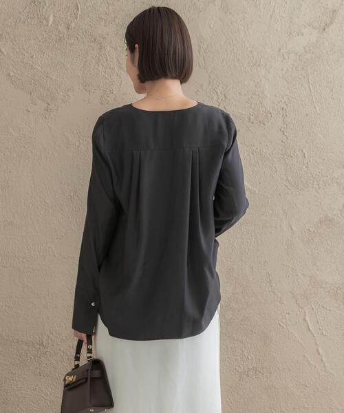 URBAN RESEARCH ROSSO WOMEN(アーバンリサーチ ロッソ)の「キュプラ混ポケットデザインブラウス(シャツ/ブラウス・レディース・オフホワイト/チャコールグレー/ボルドー・FREE)」の8枚目の写真