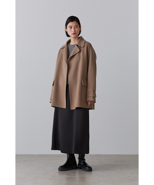 YLEVE(イレーヴ)の「YLEVE / LAMBSWOOL DOUBLE CLOTH BEAVER SHORT CO(ダウンジャケット/コート・レディース・ベージュ/ブラウン/ネイビー・1/2/0)」の4枚目の写真