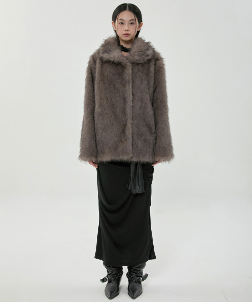 FLAREUP(フレアアップ)の「ユア ファージャケット (FL-063_Faded Charcoal)(ムートンコート・レディース・ダークグレー・1/2)」の2枚目の写真