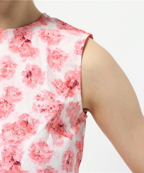 IEDIT（イディット）の「ＩＥＤＩＴ　ＣＡＬＬＡコラボ　華やかなプリントが美しいペプラムトップス　　　（シャツ/ブラウス・レディース・レッド/レモンイエロー/ブルーグリーン・LARGE/MEDIUM/SMALL）」の6枚目の写真