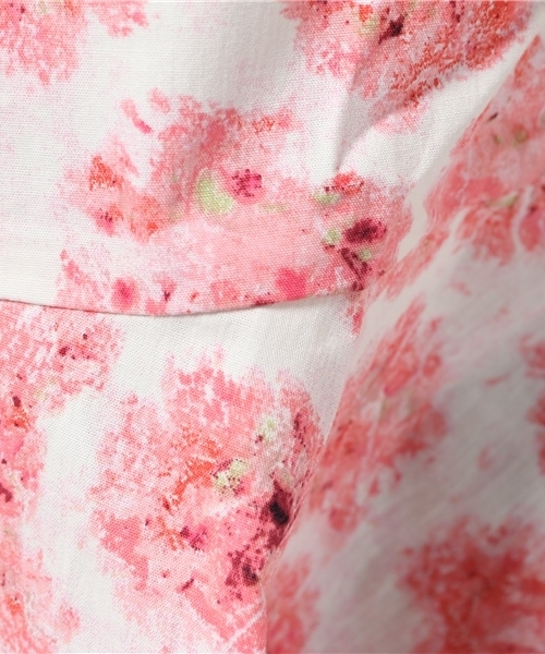 IEDIT（イディット）の「ＩＥＤＩＴ　ＣＡＬＬＡコラボ　華やかなプリントが美しいペプラムトップス　　　（シャツ/ブラウス・レディース・レッド/レモンイエロー/ブルーグリーン・LARGE/MEDIUM/SMALL）」の8枚目の写真