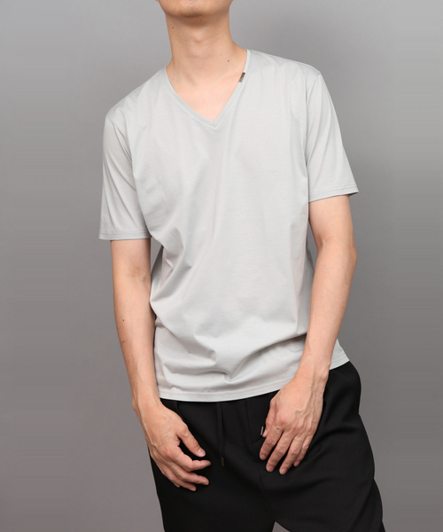 ato(アトウ)の「88/2 HIGH GAUGE T-CLOTH V-NECK(Tシャツ/カットソー・メンズ・ワイン/グレー/ホワイト/ブラック/ライトブルー/ブルー・46/48)」の4枚目の写真