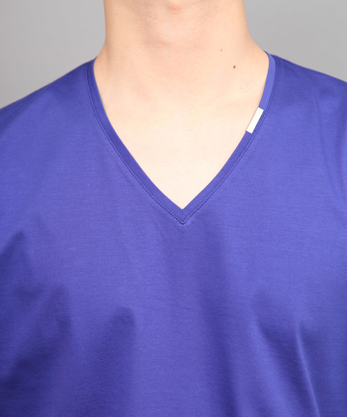 ato(アトウ)の「88/2 HIGH GAUGE T-CLOTH V-NECK(Tシャツ/カットソー・メンズ・ワイン/グレー/ホワイト/ブラック/ライトブルー/ブルー・46/48)」の5枚目の写真
