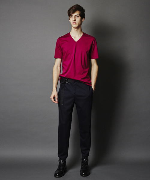 ato(アトウ)の「88/2 HIGH GAUGE T-CLOTH V-NECK(Tシャツ/カットソー・メンズ・ワイン/グレー/ホワイト/ブラック/ライトブルー/ブルー・46/48)」の7枚目の写真