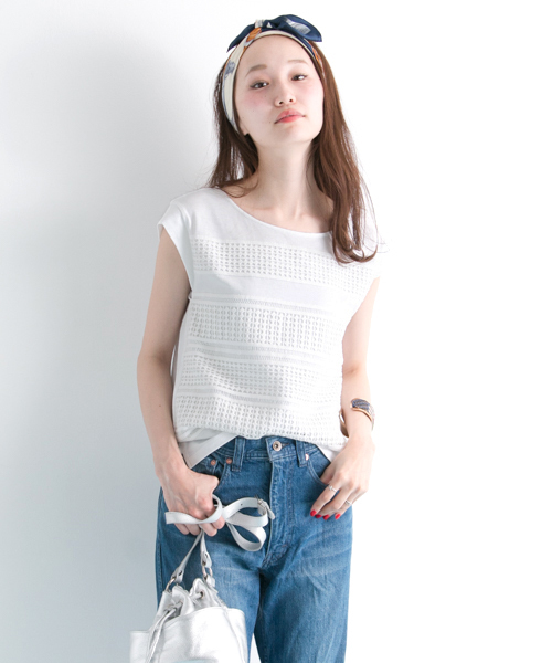 URBAN RESEARCH(アーバンリサーチ)の「UR ランダム切替レースTシャツ(Tシャツ/カットソー・レディース・オフホワイト/ブラック/キャメル・FREE)」の7枚目の写真