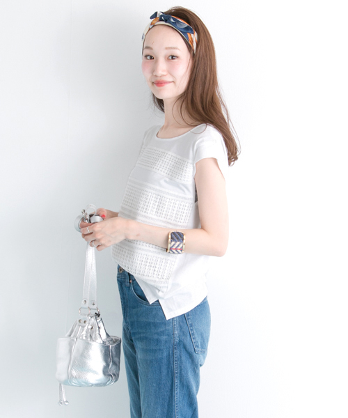 URBAN RESEARCH(アーバンリサーチ)の「UR ランダム切替レースTシャツ(Tシャツ/カットソー・レディース・オフホワイト/ブラック/キャメル・FREE)」の8枚目の写真