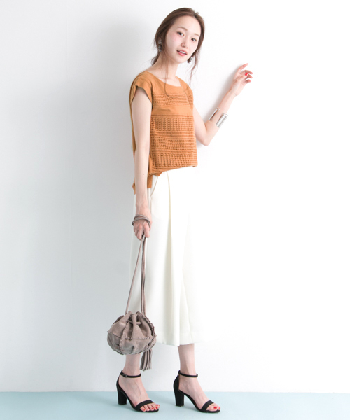 URBAN RESEARCH(アーバンリサーチ)の「UR ランダム切替レースTシャツ(Tシャツ/カットソー・レディース・オフホワイト/ブラック/キャメル・FREE)」の19枚目の写真