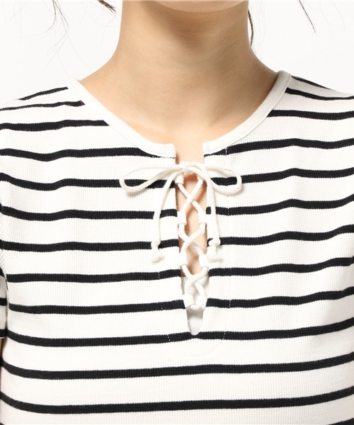 SLY（スライ）の「LACE UP テレコT/SH（Tシャツ/カットソー・レディース・レッド/ホワイト/ブラック/マルチ・1/2）」の10枚目の写真