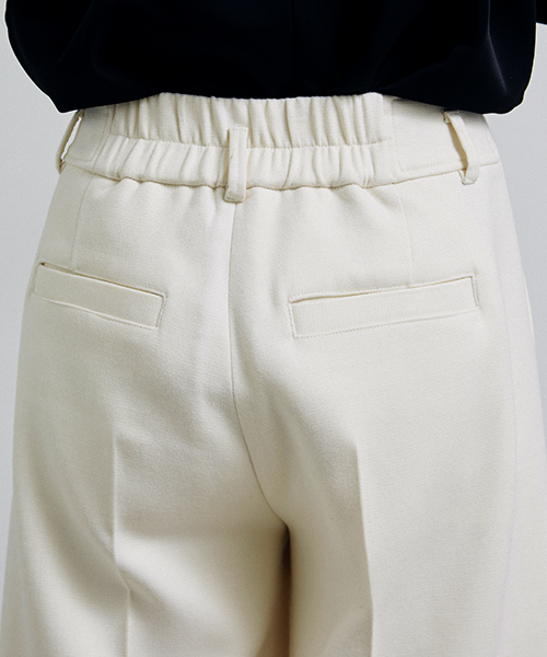 UNITED TOKYO（ユナイテッドトウキョウ）の「ウールダブルクロスワイドパンツ（その他パンツ・レディース・ベージュ/オフホワイト/レッド・1）」の15枚目の写真