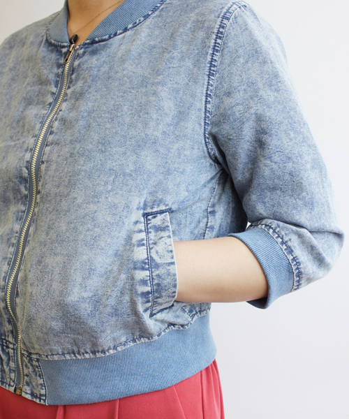 mystic（ミスティック）の「ケミカルデニム5分袖ブルゾン（ブルゾン・レディース・ライトブルー/ネイビー/インディゴブルー・ﾌﾘ-）」の6枚目の写真