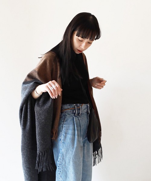 TODAYFUL(トゥデイフル)の「メリノウールタートルニット(ニット/セーター・レディース・オフホワイト/ブラック/ベージュ/レッド・FREE)」の14枚目の写真