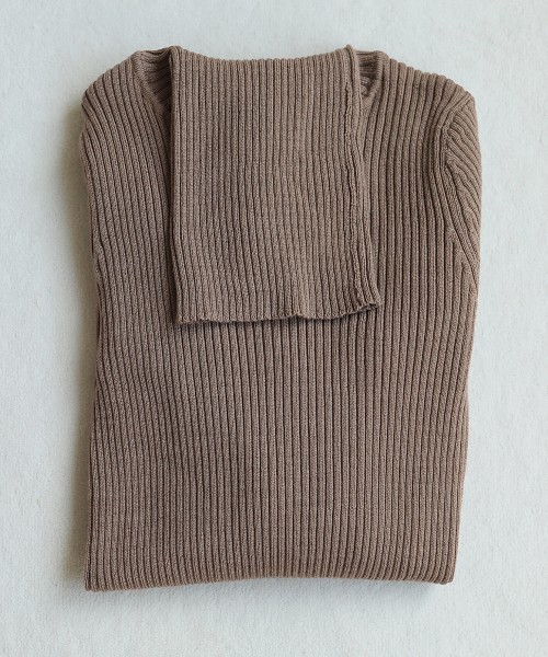 TODAYFUL(トゥデイフル)の「メリノウールタートルニット(ニット/セーター・レディース・オフホワイト/ブラック/ベージュ/レッド・FREE)」の21枚目の写真